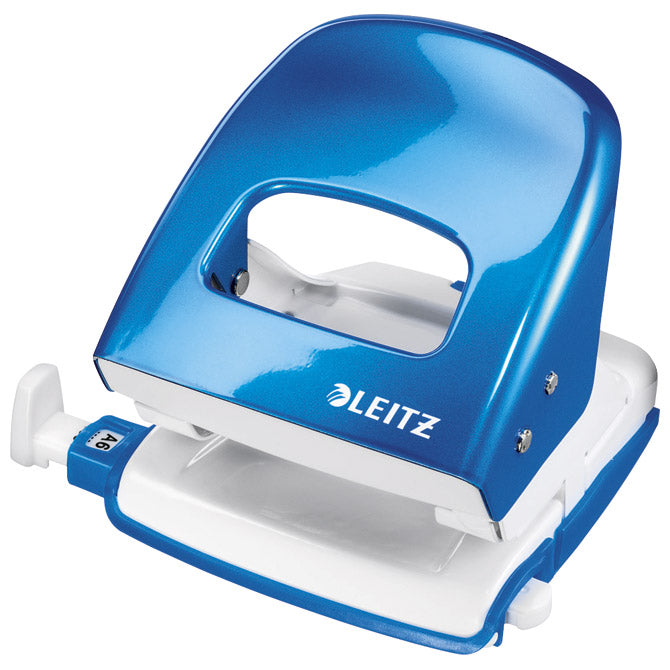 Bušač 2 rupe do  30 listova wow leitz 50082236 metalik svijetlo plavi blister