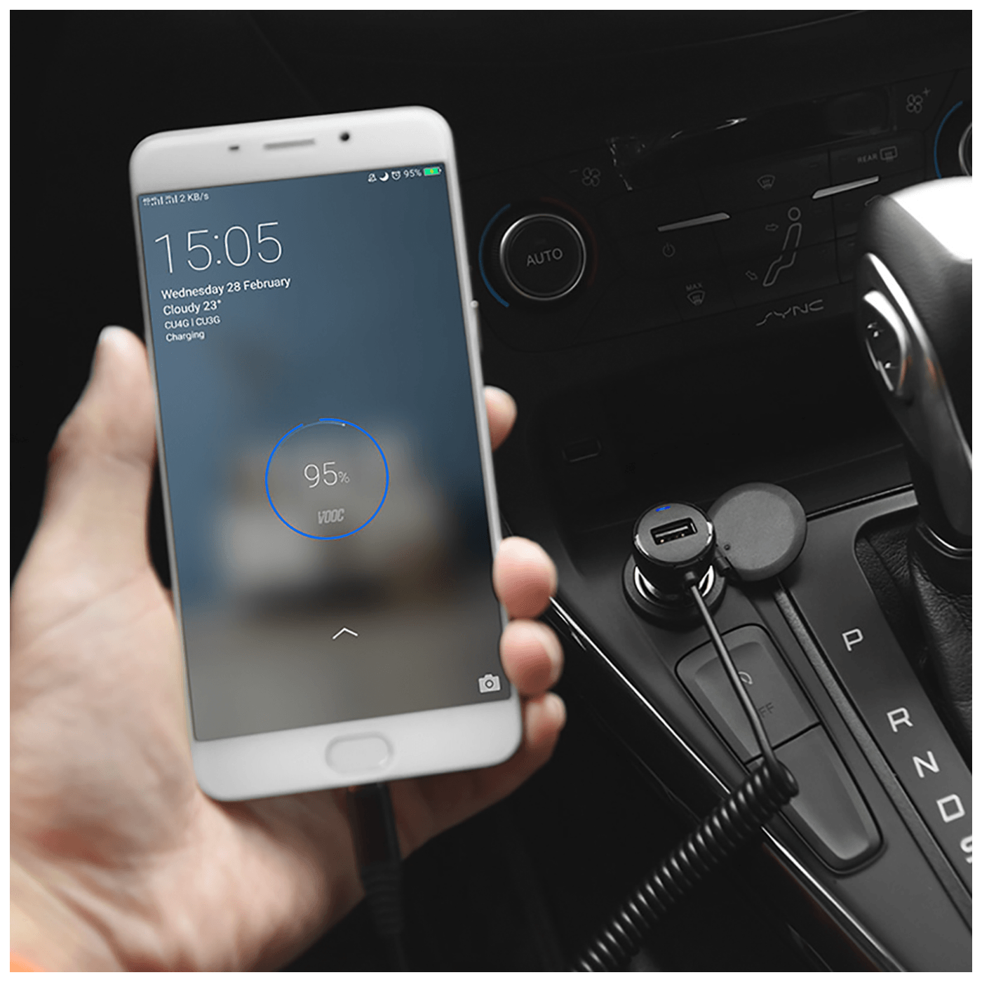 hoco. Auto punjač za Lightning kabelom, 1 x USB, 2.4 A max. - Z21A Ascender Lightning