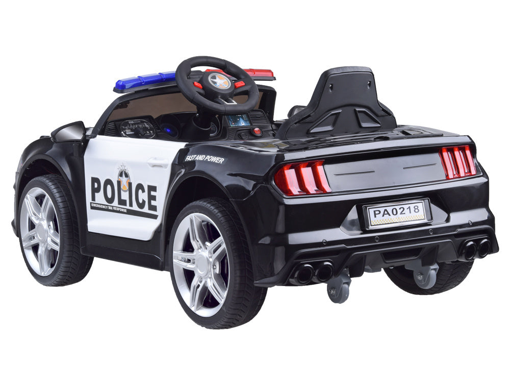 Policijski automobil AKU