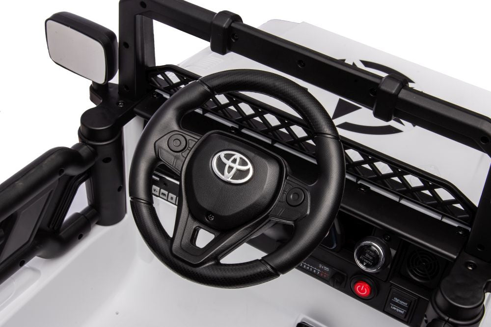 Licencirani auto na akumulator Toyota FJ White 4x4 - bijeli