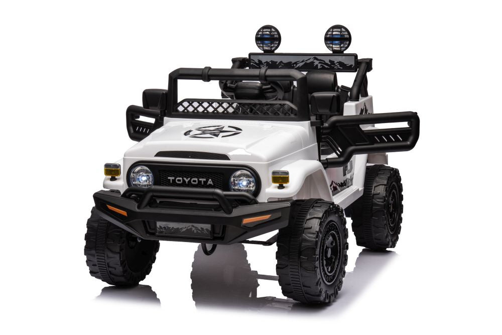Licencirani auto na akumulator Toyota FJ White 4x4 - bijeli