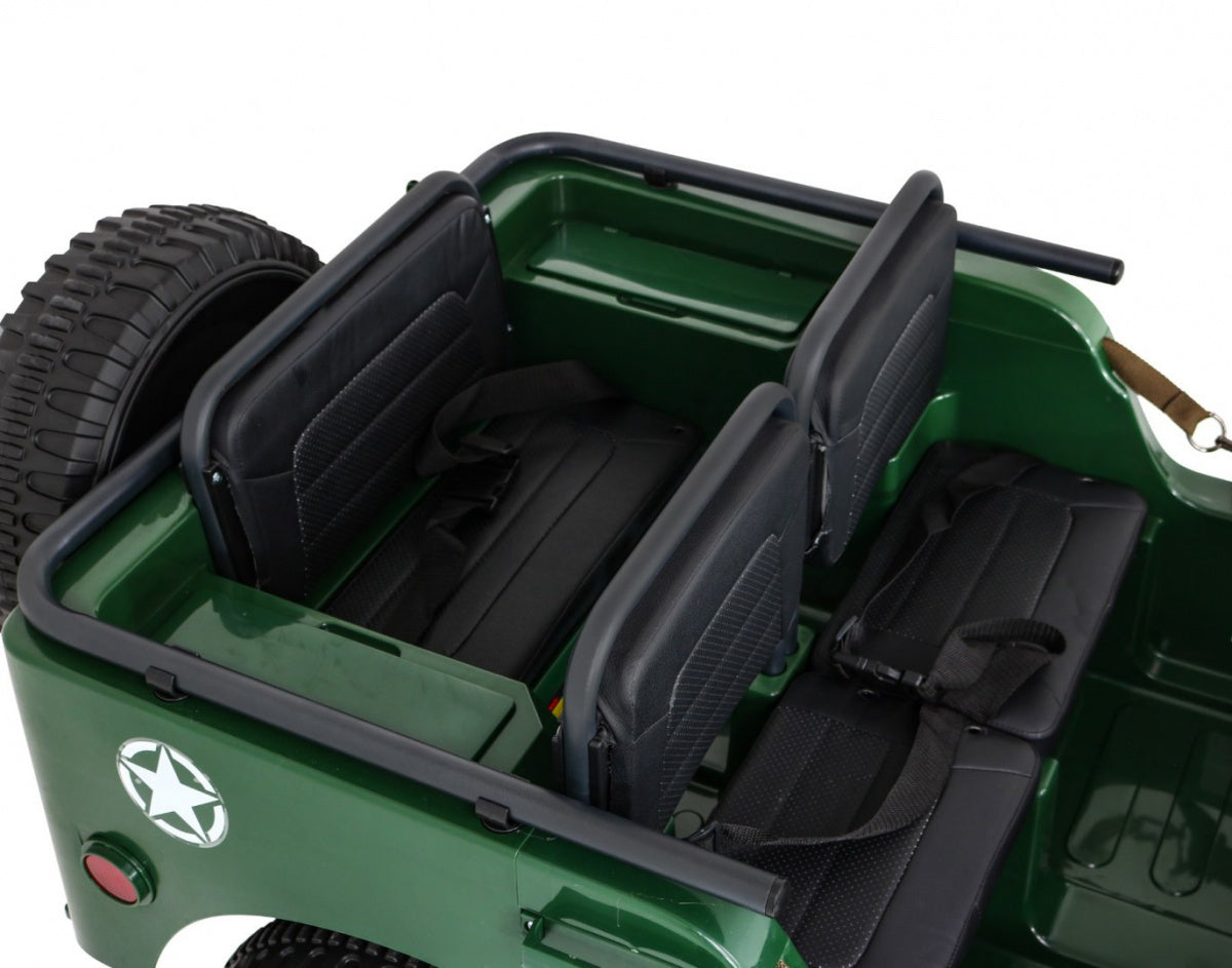 Retro Military Vehicle 4x4 Green