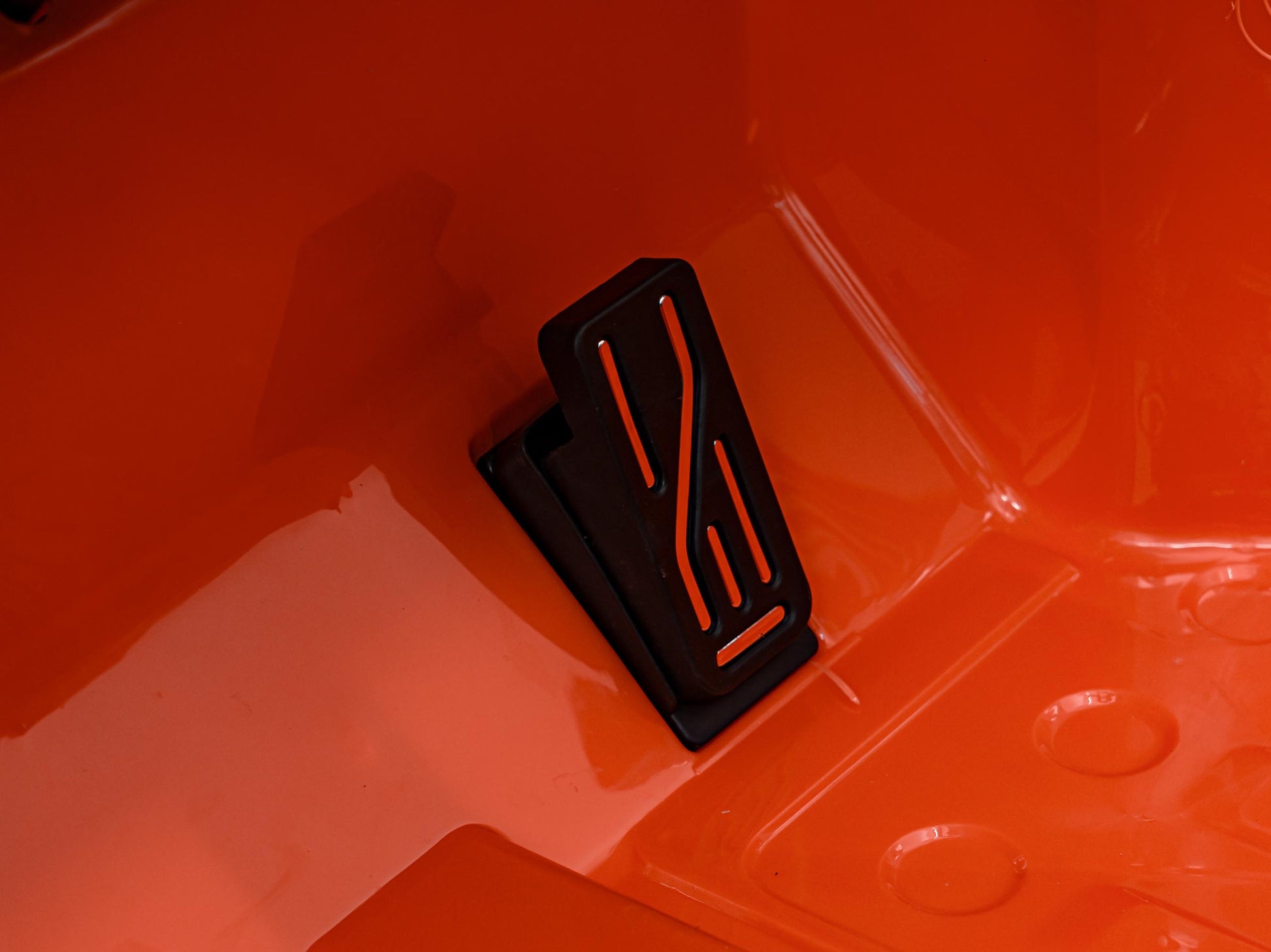 Licencirani auto na akumulator Jeep Wrangler Rubicon 4x4 - narančasti