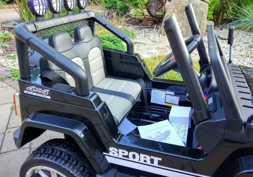 Auto na akumulator S2388 Jeep 4x4 - crni
