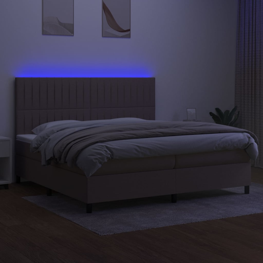 Krevet box spring s madracem LED smeđesivi 200x200 cm tkanina