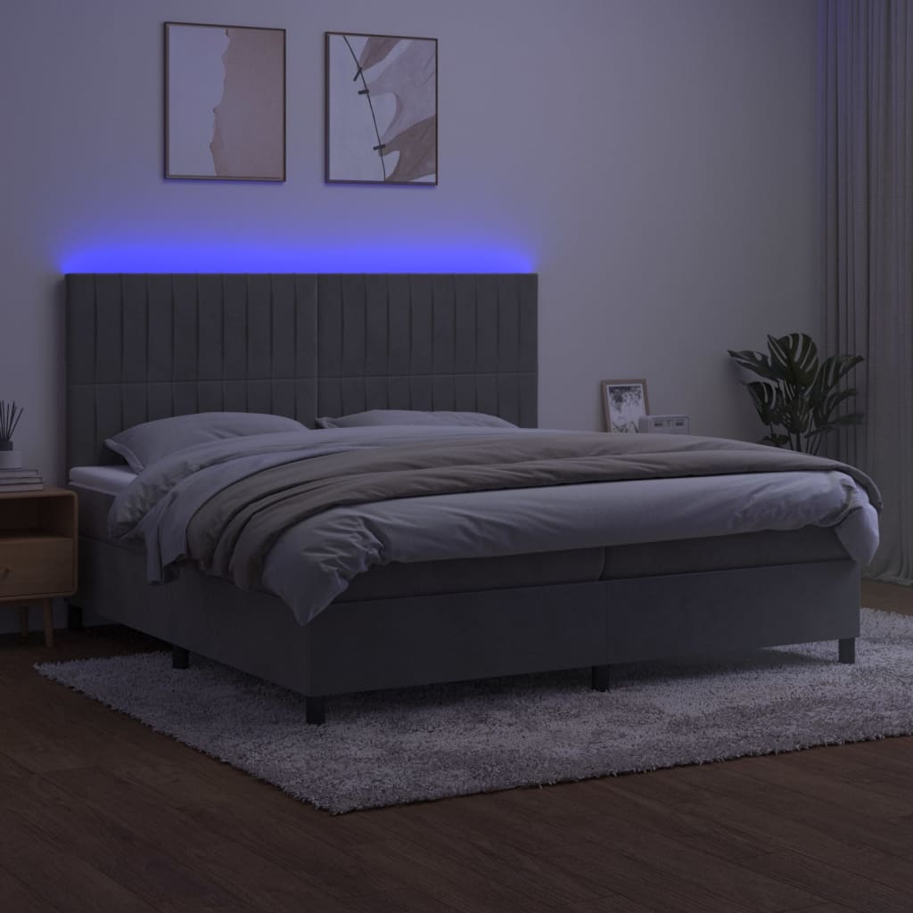 Krevet box spring s madracem LED svjetlosivi 200x200 cm baršun