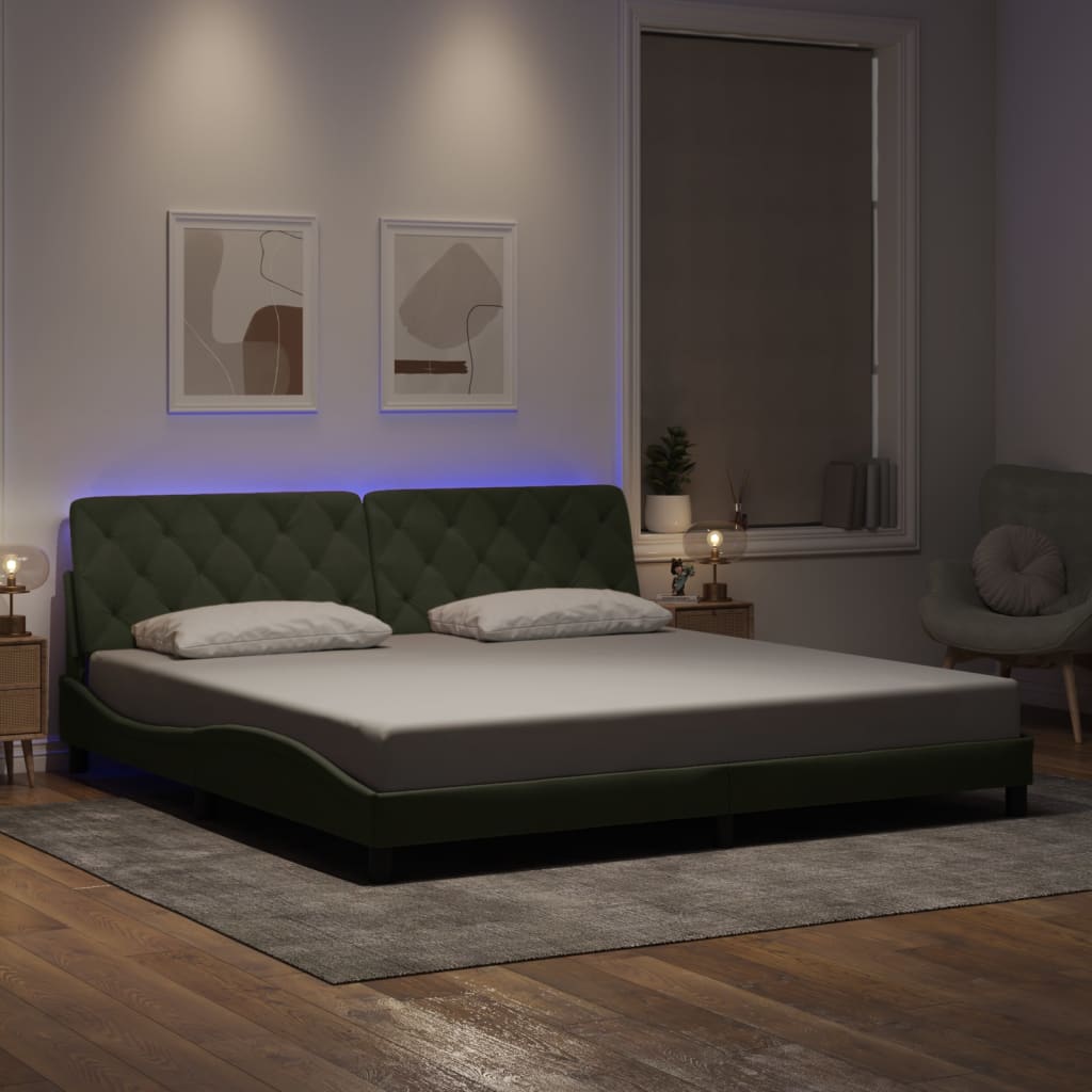Okvir kreveta s LED-om bez madraca svijetlosivi 200x200cm baršunasti