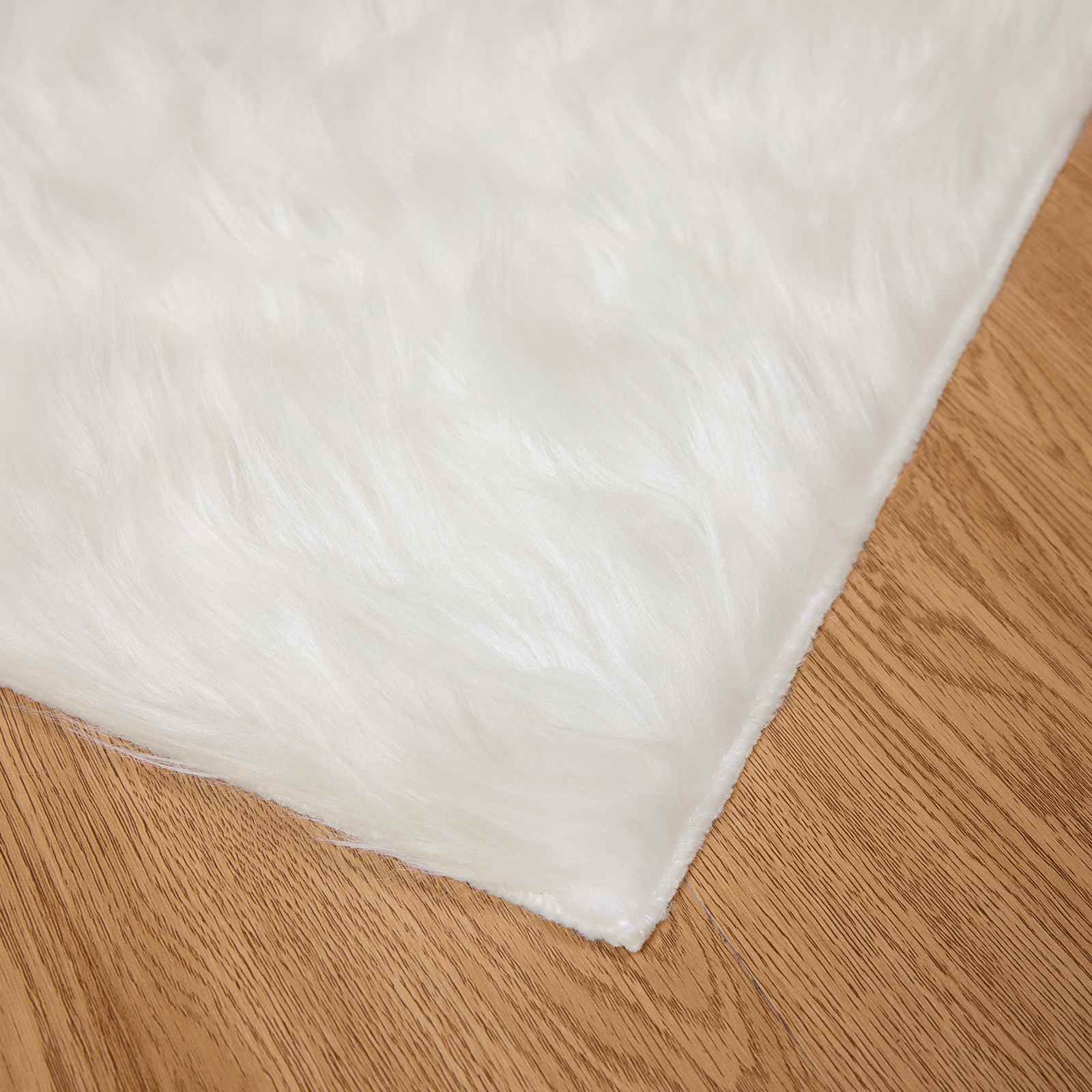 Tepih od umjetne ovčje kože TAFALLA Bijela 100 x 200 cm