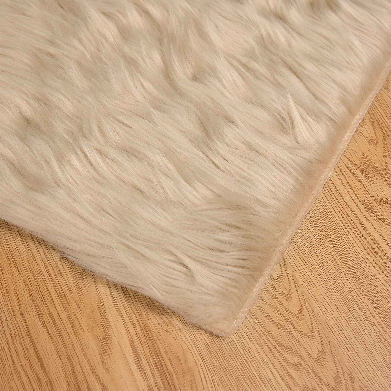Tepih od umjetne ovčje kože TAFALLA Bež 160 x 230 cm Poliester