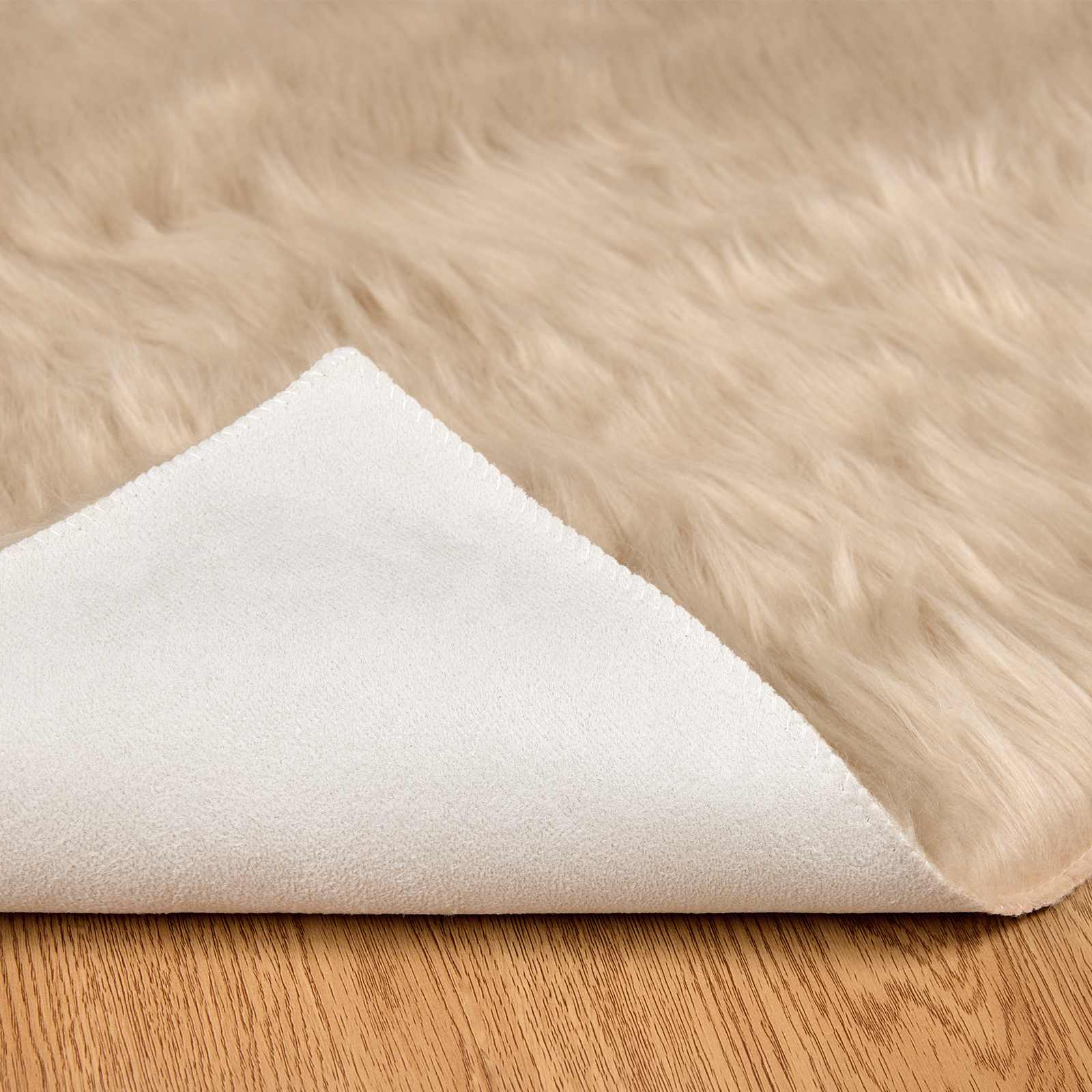 Tepih od umjetne ovčje kože TAFALLA Bež 240 x 240 cm Poliester
