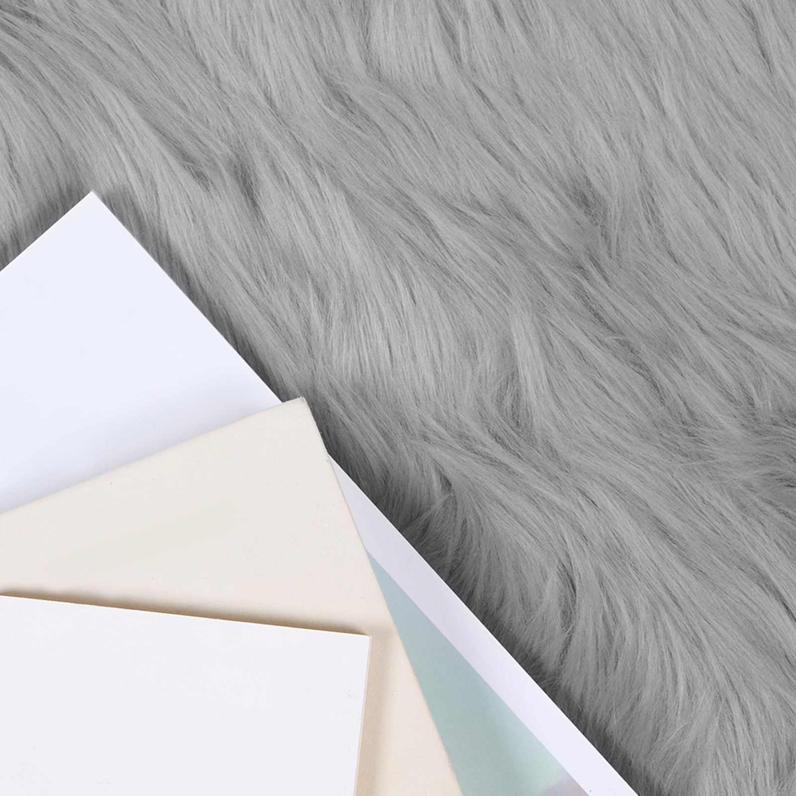 Tepih od umjetne ovčje kože TAFALLA Siva 240 x 340 cm Poliester