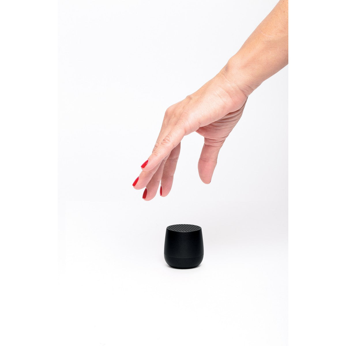 Lexon MINO+ Bluetooth Zvučnik - 3W - type c ili wireless punjenje CRNI