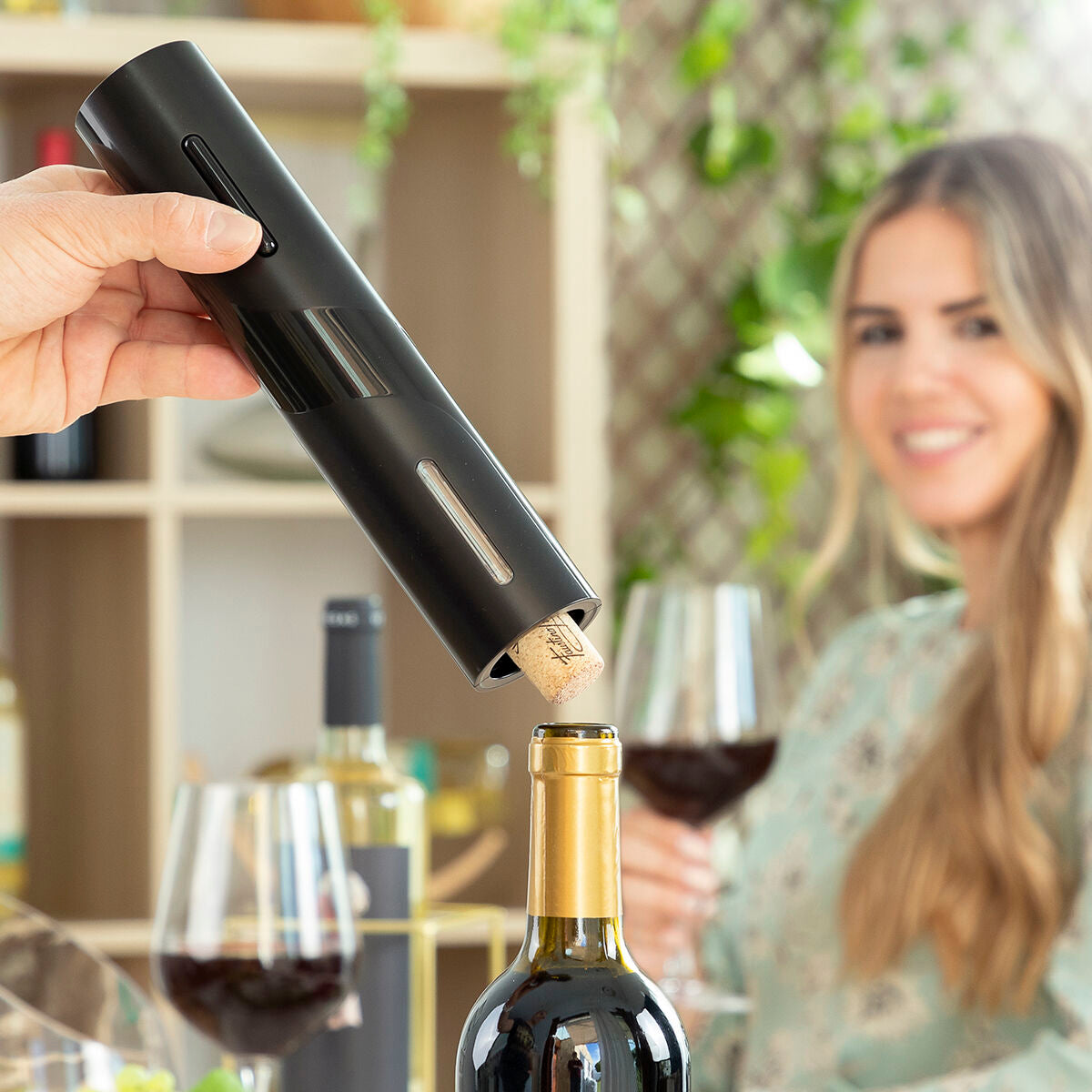 Električni vadičep s dodacima za vino Corking InnovaGoods