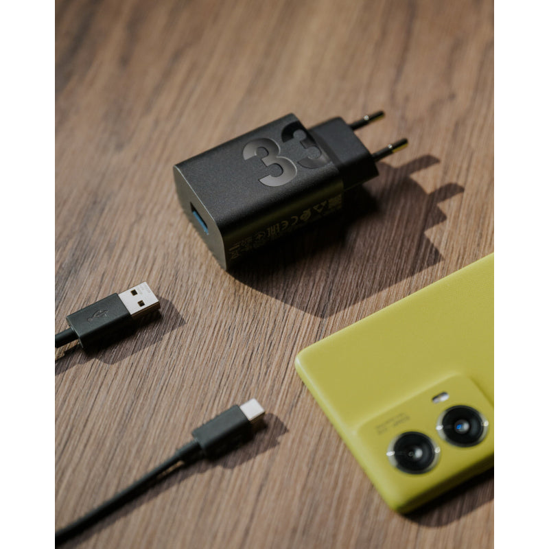 Zidni punjač Motorola 33W 3A 1 x USB-A s USB-C kabelom crni PG38C06448